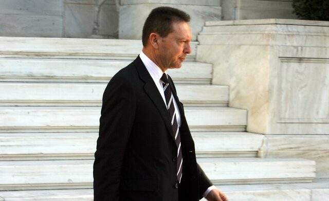 Τελεσίγραφο Στουρνάρα: Ξεχάστε την αμνηστία και επιστρέψτε τα χρήματα στην Ελλάδα