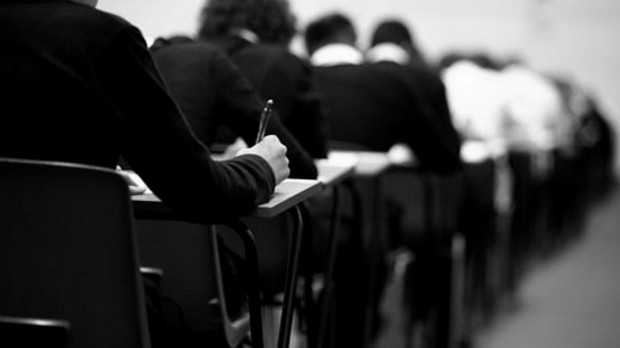 Καταγγελία σοκ: Προσπάθησαν να κάψουν 25χρονη τρανς εσπερινού σχολείου