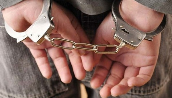 Προφυλακιστέος συνταξιούχος αστυνομικός για “προστασία” σε καταστηματάρχες με “φρουτάκια”