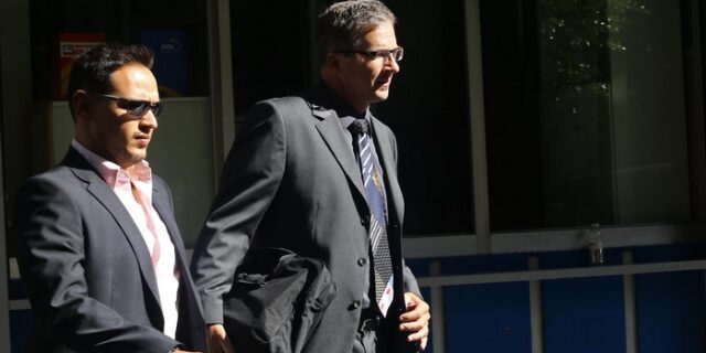 Λουκέτο σε ΕΑΣ και ΕΛΒΟ απαιτούν οι τροϊκανοί. Η αντιπρόταση της κυβέρνησης