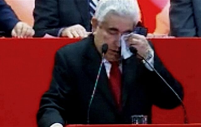 Δάκρυσε ο Χριστόφιας για την ένταξη της Κύπρου στο Μνημόνιο