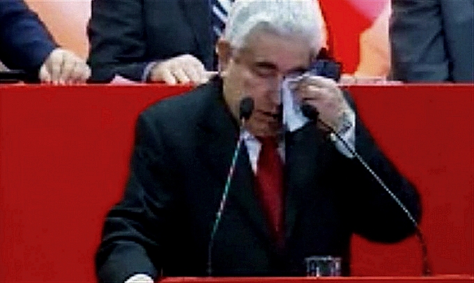 Δάκρυσε ο Χριστόφιας για την ένταξη της Κύπρου στο Μνημόνιο