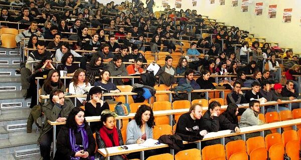 ΣτΕ: Νομικό κενό στα επαγγελματικά δικαιώματα αποφοίτων ΑΕΙ
