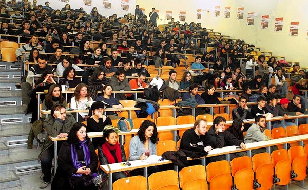 Οριστικό αντίο σε 90 τμήματα ΑΕΙ και ΤΕΙ – “Μαχαίρι” στους εισακτέους