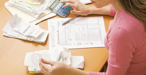 Φορολογικός Οδηγός: Πώς θα συμπληρώσετε σωστά τη δήλωση σας