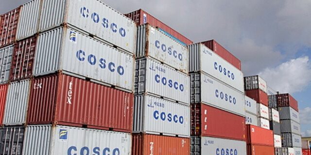 COSCO: Θέλει το 60% του λιμανιού του Πειραιά