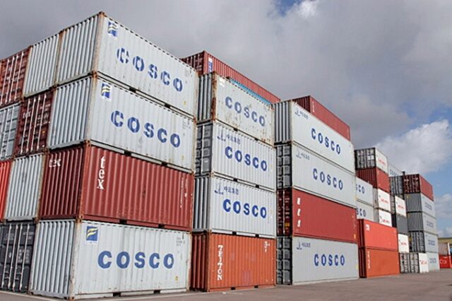 COSCO: Θέλει το 60% του λιμανιού του Πειραιά