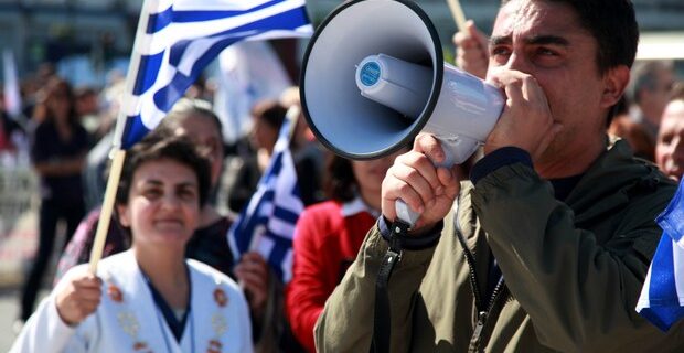 Παραδοχή Μανιτάκη: Άγνωστο πού θα πάνε οι υπό διαθεσιμότητα δημόσιοι υπάλληλοι