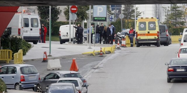 Έκρηξη με δύο τραυματίες στο εμπορικό κέντρο Τhe Mall Athens στο Μαρούσι