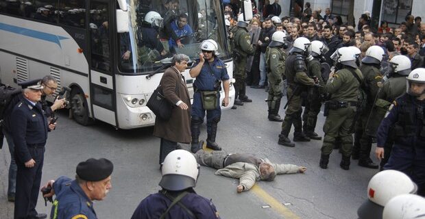 Φώτα, κάμερες… ΠΑΜΕ