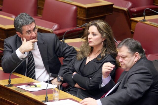 Γιατί η Άντζελα την έκανε από τη Βουλή για την περιφέρεια