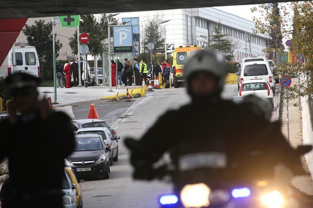 Γυναίκα – μυστήριο στο στόχαστρο της Αντιτρομοκρατικής για την επίθεση στο Mall