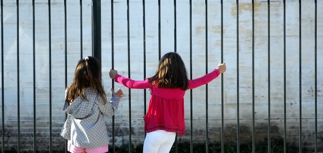 Νηστικοί 8.000 μαθητές