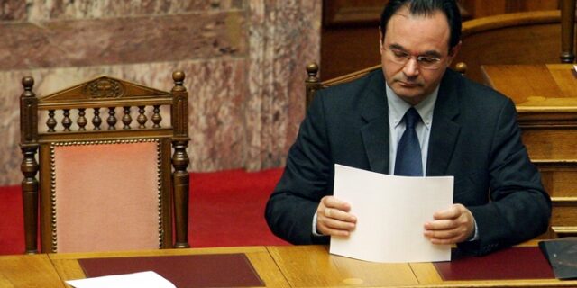 Τα μέλη της Προανακριτικής για Παπακωνσταντίνου