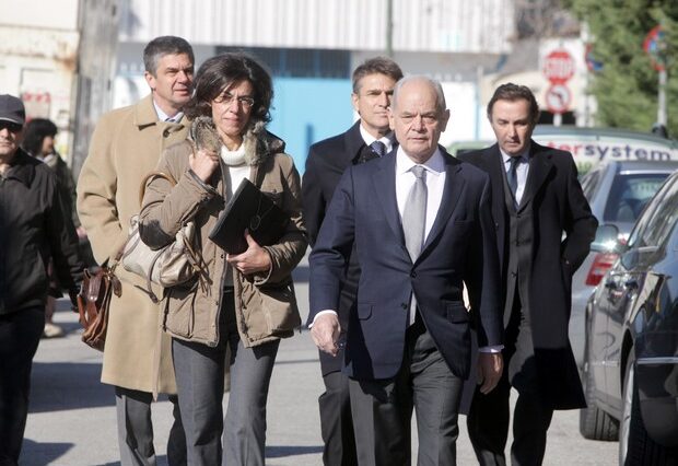 Προανακριτική Επιτροπή: Εξετάζουν τη βίαιη προσαγωγή των συγγενών του Παπακωνσταντίνου