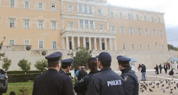 Πάνω από 600 αστυνομικοί επιστρέφουν στην φρουρά επωνύμων