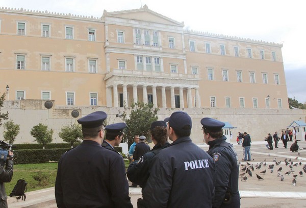 Πάνω από 600 αστυνομικοί επιστρέφουν στην φρουρά επωνύμων
