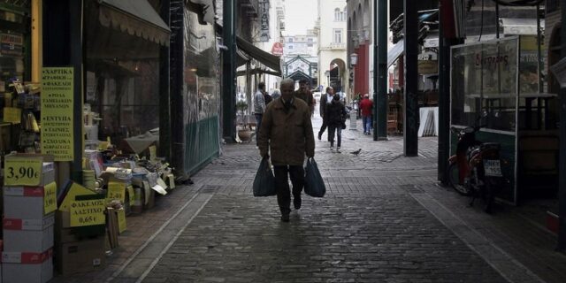 Reuters: Δυσκολότερο το 2013 για την Ελλάδα, Στο 4,3% η ύφεση