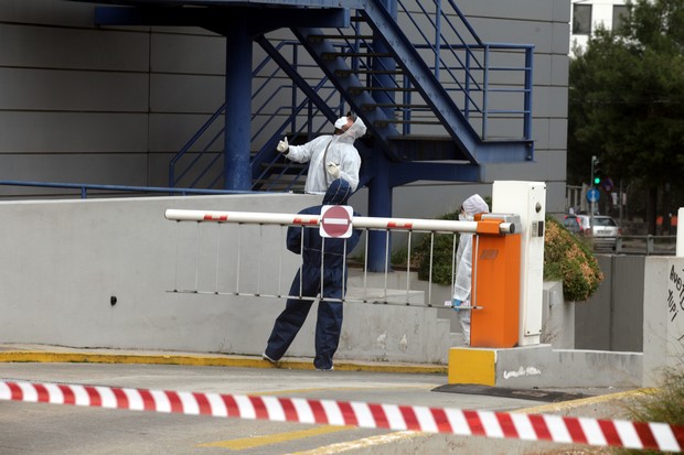 Τα καλάσνικοφ “δείχνουν” τρομοκρατική ενέργεια στη Συγγρού