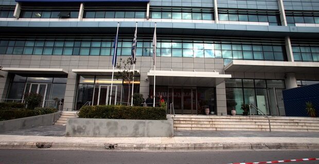 Ένοπλη επίθεση στα γραφεία της ΝΔ στη Συγγρού. Βρέθηκε σφαίρα στο γραφείο του Σαμαρά
