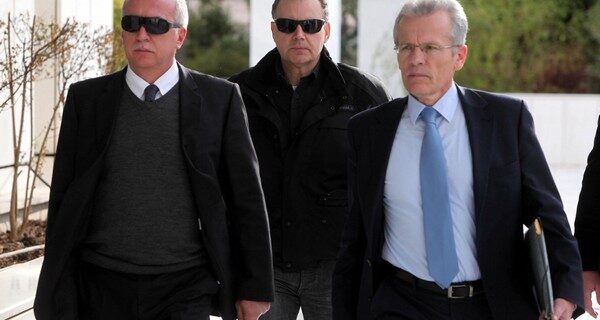 Στην Βουλή ο εργαστηριακός έλεγχος του USB – Τέσσερις Η/Υ άνοιξαν τη λίστα Λαγκάρντ
