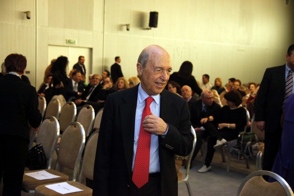 Δεν πάει στο συνέδριο του ΠΑΣΟΚ ο Σημίτης
