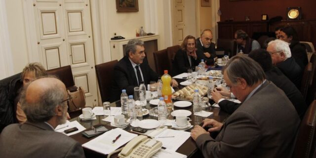 Οι πρυτάνεις κατηγορούν το υπουργείο για εξαπάτηση
