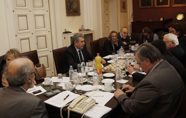 Οι πρυτάνεις κατηγορούν το υπουργείο για εξαπάτηση