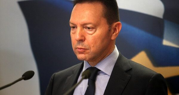 Εφοριακοί: Αλαζόνας ο Στουρνάρας, φταίει για την κατάρρευση των εσόδων