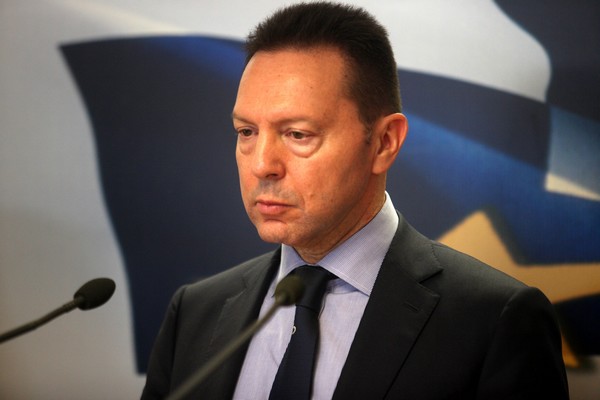 Εφοριακοί: Αλαζόνας ο Στουρνάρας, φταίει για την κατάρρευση των εσόδων