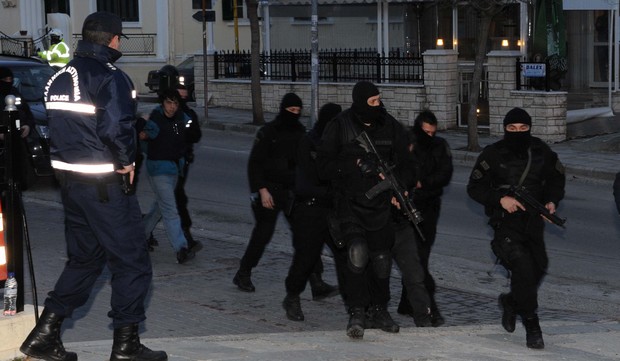 Έρευνα της αντιτρομοκρατικής σε ξενοδοχείο του Βόλου που διέμεναν οι ληστές του Βελβεντού