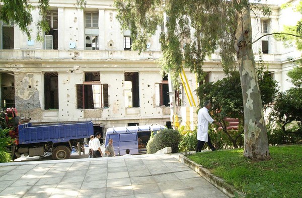 Μεθυσμένοι ασθενείς ξυλοκόπησαν ειδικευόμενο γιατρό στο ΕΛΠΙΣ