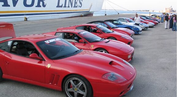 Reuters: Η χρεοκοπημένη Ελλάδα της μίας Ferrari