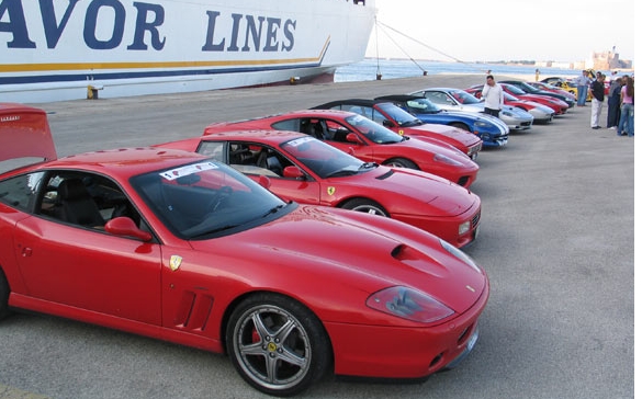 Reuters: Η χρεοκοπημένη Ελλάδα της μίας Ferrari