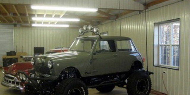 Ένα θηριώδες Mini Cooper του 1965 με 5.7 λίτρων V8 κινητήρα