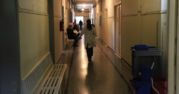 Σφοδρές αντιδράσεις για το “κούρεμα” οφειλών του ΕΟΠΥΥ σε κλινικές