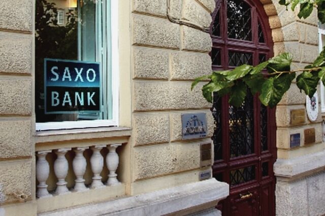 Saxo Bank: Η συνεχιζόμενη ύφεση θα θέσει τέλος στο “free ride” των πολιτικών