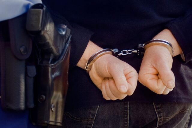 Συνελήφθη επιχειρηματίας για μεγάλες οφειλές προς το Δημόσιο