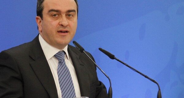 Άτακτη υποχώρηση Σκορδά για άρση παγώματος των πλειστηριασμών
