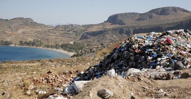Κομισιόν: Ημερήσιο πρόστιμο 80.000€ και παραπομπή της Ελλάδας για τους ΧΥΤΑ