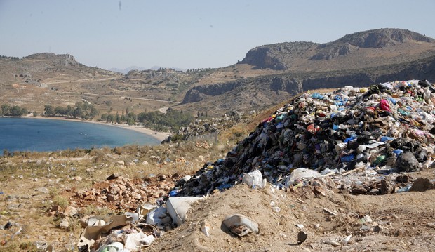 Κομισιόν: Ημερήσιο πρόστιμο 80.000€ και παραπομπή της Ελλάδας για τους ΧΥΤΑ