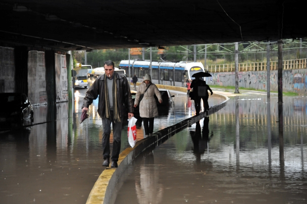 Οι πλημμύρες μέσα από τον φωτογραφικό φακό
