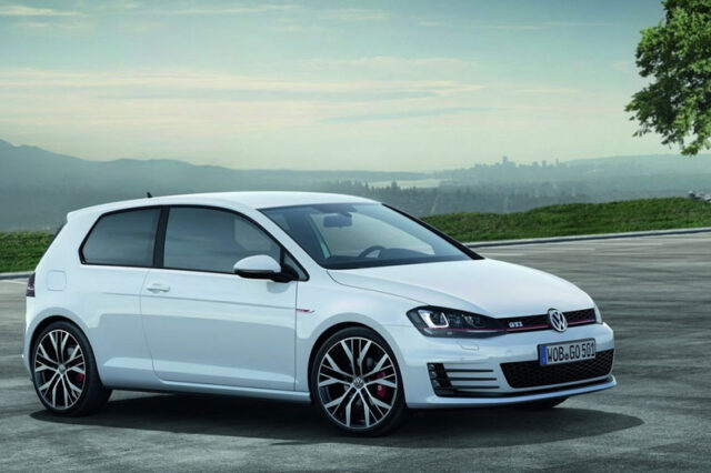 Κάνει πρεμιέρα με 220 και 230 ίππους το νέο VW Golf GTI