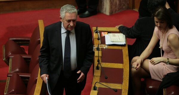 Ομιλία Κουβέλη με εγκώμια στον Καραμανλή για τα 15 χρόνια από το θάνατό του