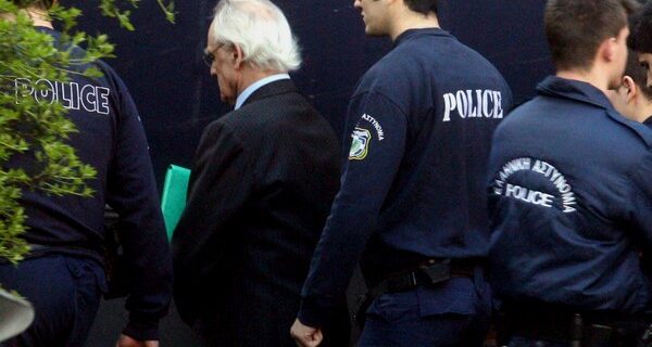 Ένταλμα σύλληψης για την αδελφή της πρώην συζύγου του Άκη Τζοχατζόπουλου