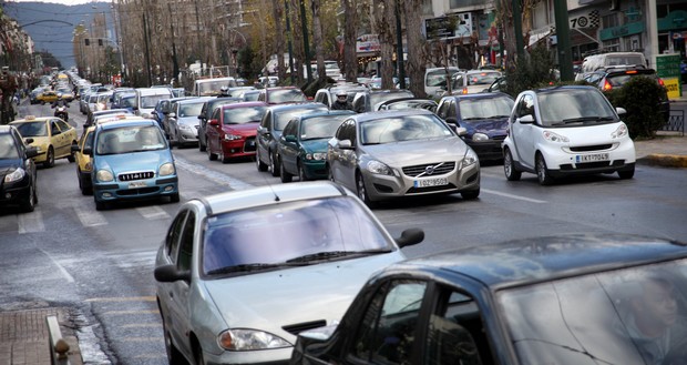Αλλαγές στα κριτήρια φορολόγησης των ΙΧ εξετάζει η κυβέρνηση