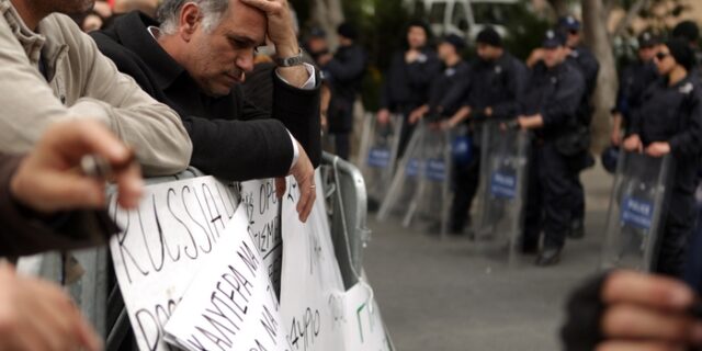 ΣΥΡΙΖΑ: Πειραματόζωο η Κύπρος – ληστεύουν τις αποταμιεύσεις