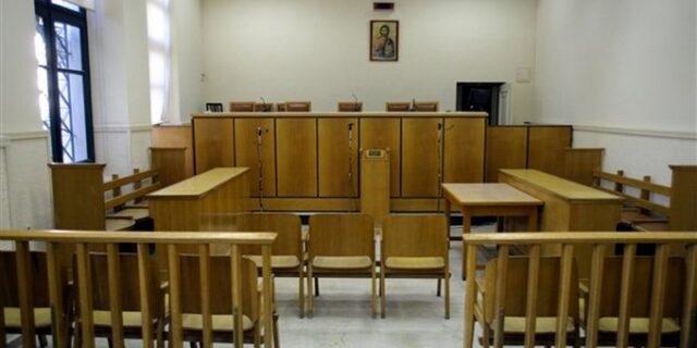 Στον αέρα ο προϋπολογισμός: Τρύπα άνω του 1 δισ. ευρώ μετά από δικαίωση υπαλλήλων ειδικών μισθολογίων