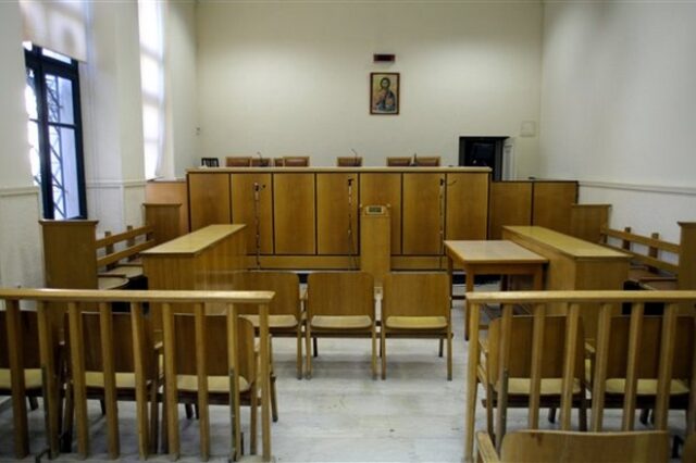 Στον αέρα ο προϋπολογισμός: Τρύπα άνω του 1 δισ. ευρώ μετά από δικαίωση υπαλλήλων ειδικών μισθολογίων