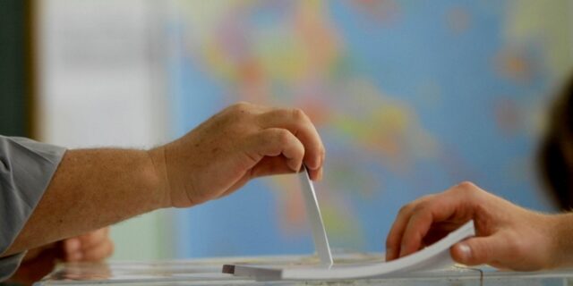 Ανάπτυξη εντός της ευρωζώνης με τήρηση των συμφωνιών θέλει το 52,5%